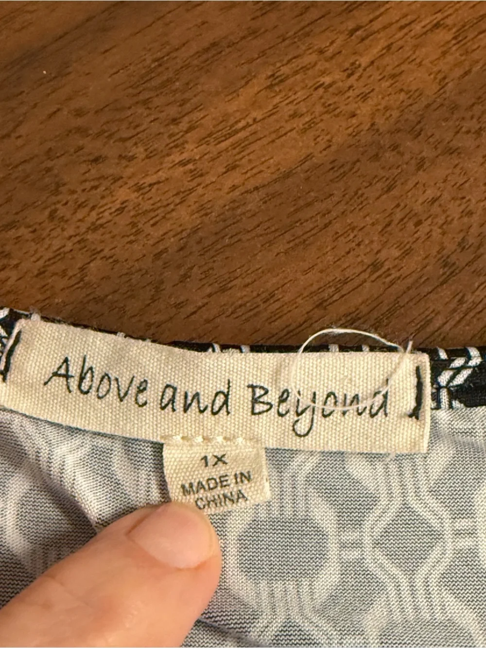 Above & Beyond 1X Black White Geometric Tunic Bell Sleeve Eyelet Detail Top - Picture 7 of 9